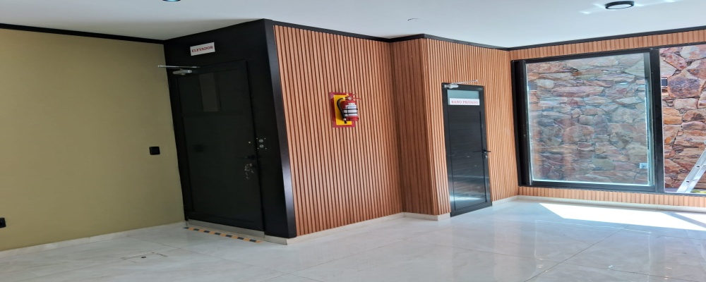 amplios espacios en doble altura, diseño moderno, excelente iluminación y distribución en dos niveles,